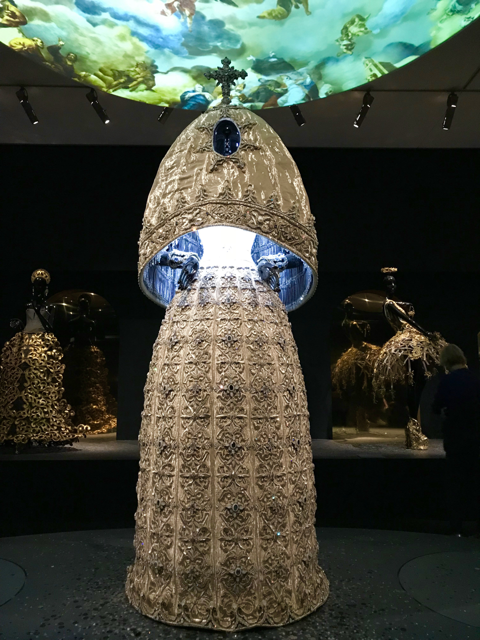 Guo Pei: 'Legend' extravaganza at the NGV - Image Confidence